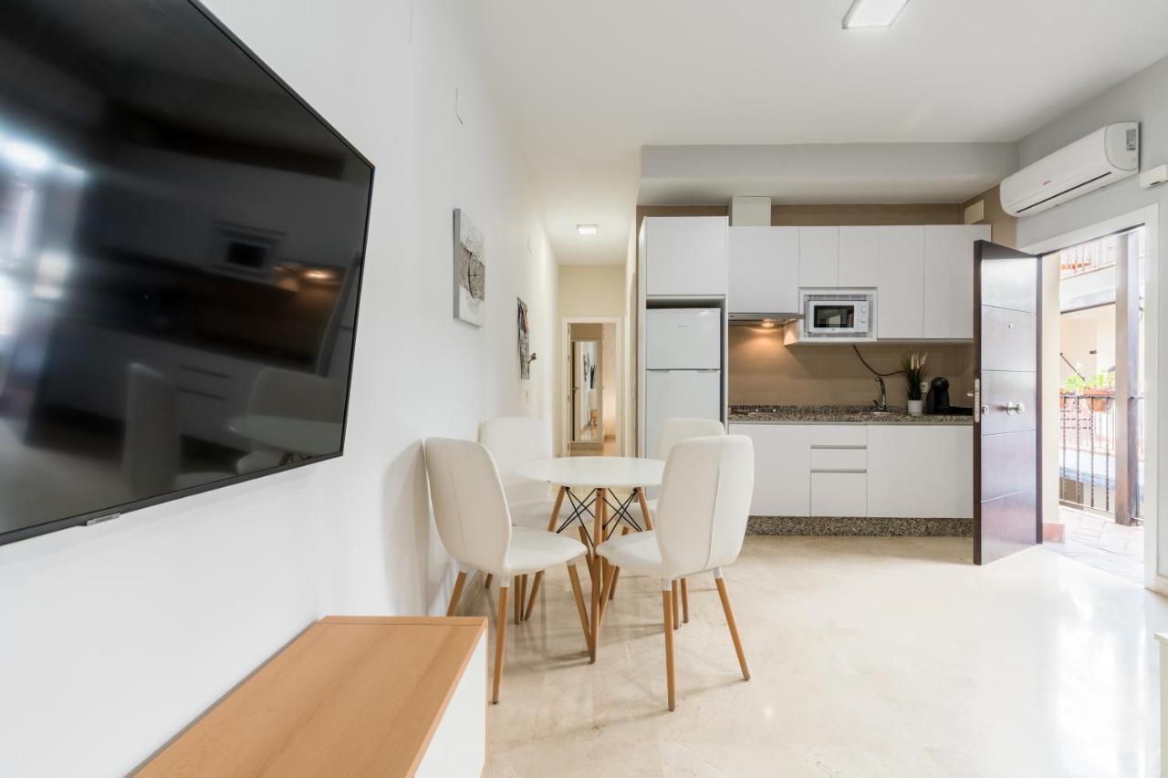 Lumbreras Host Apartment Seville Exterior photo